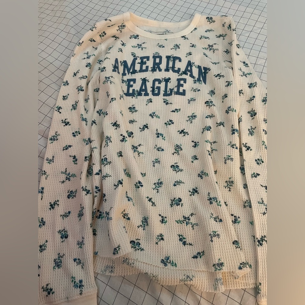 American Eagle floral long sleeve